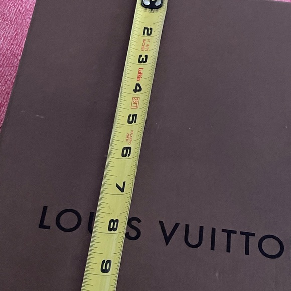 Louis Vuitton box with bow - Picture 4 of 14